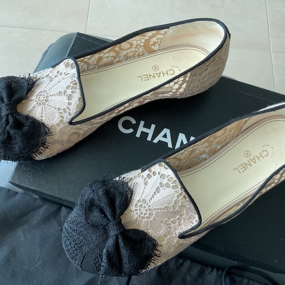 CHANEL Lace Black and Beige Loafers Flats With Bow size 39 Made in Italy. - Picture 2 of 5